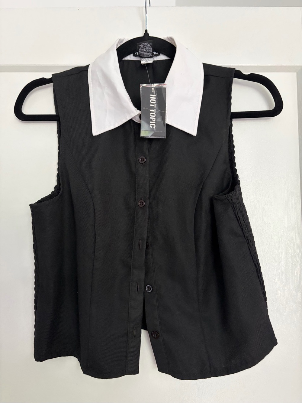 Hot Topic Black Top with White Pointed Collar